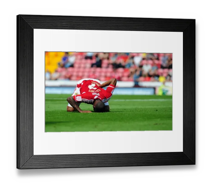 Framed Print : Marvin Elliott in Action: Championship Showdown - Bristol City vs West Brom, Ashton Gate Stadium (2011)
