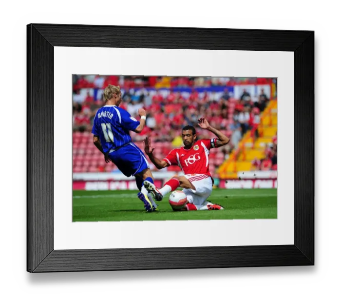 Framed Print : Fontaine vs Martin: Intense Championship Battle at Ashton Gate - Bristol City vs Ipswich Town (06 / 08 / 2011)