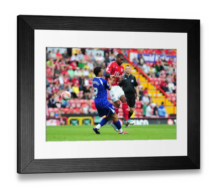 Framed Print : Marvin Elliott Scores Past Carlos Edwards: Bristol City vs Ipswich Town, Championship 2011 Framed Print : Marvin Elliott Scores Past Carlos Edwards: Bristol City vs Ipswich Town, Championship 2011