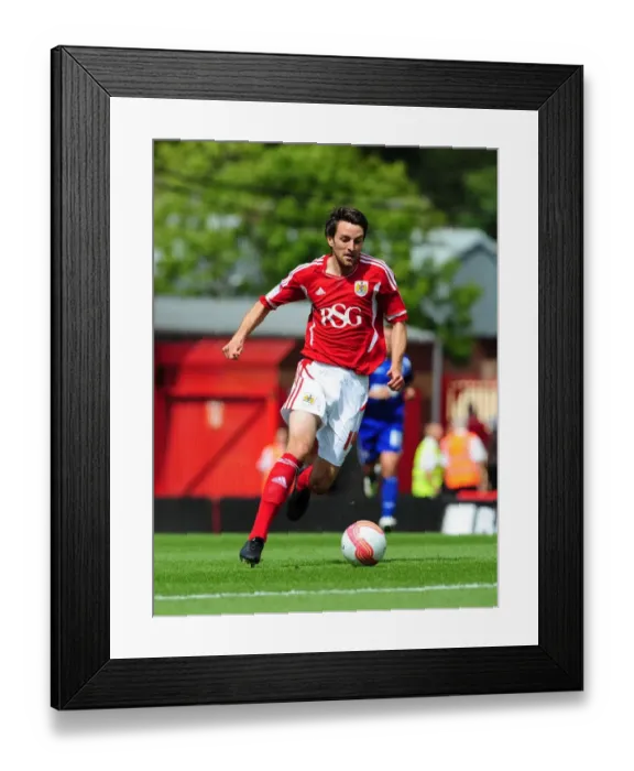 Framed Print : Bristol City vs Ipswich Town: Cole Skuse in Action at Ashton Gate Stadium (Championship Football Match, 2011) Framed Print : Bristol City vs Ipswich Town: Cole Skuse in Action at Ashton Gate Stadium (Championship Football Match, 2011)
