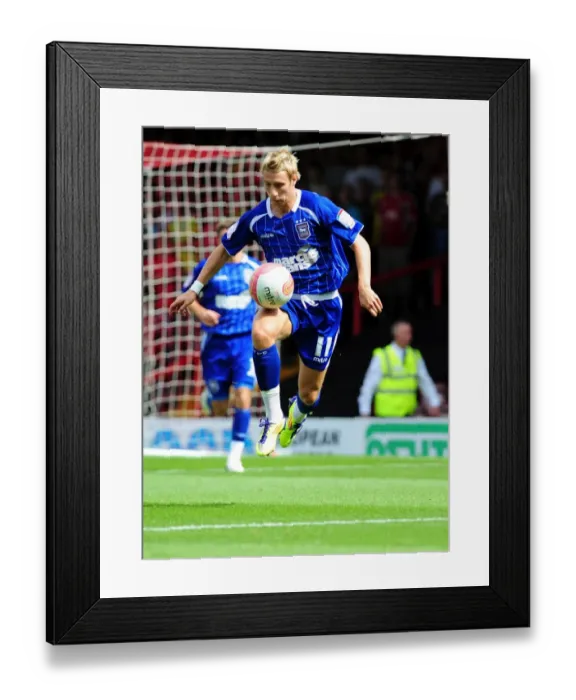 Framed Print : Bristol City vs Ipswich Town: Lee Martin at Ashton Gate Stadium (Championship Football Match, 2011) Framed Print : Bristol City vs Ipswich Town: Lee Martin at Ashton Gate Stadium (Championship Football Match, 2011)