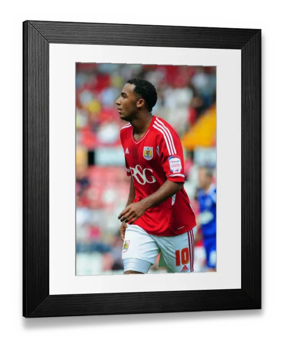 Framed Print : Nicky Maynard's Championship-Winning Goal for Bristol City Against Ipswich Town (2011)