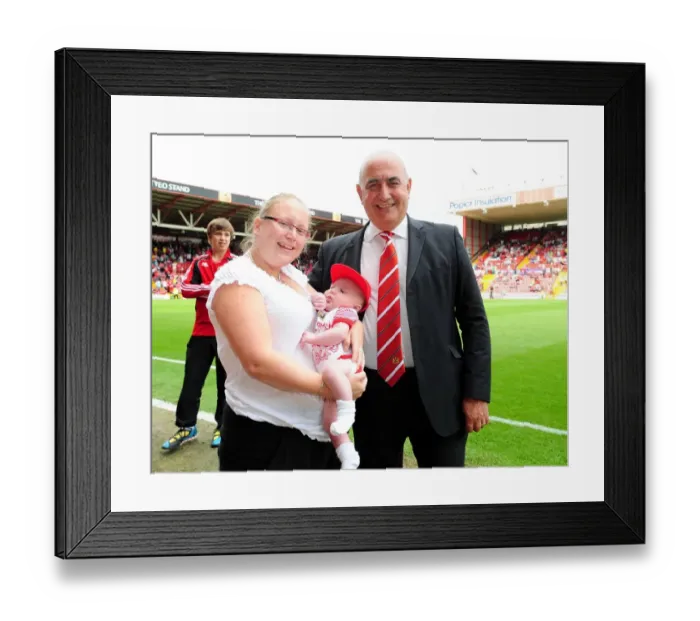 Framed Print : Championship Showdown: Bristol City vs Ipswich Town at Ashton Gate Stadium (06 / 08 / 2011)