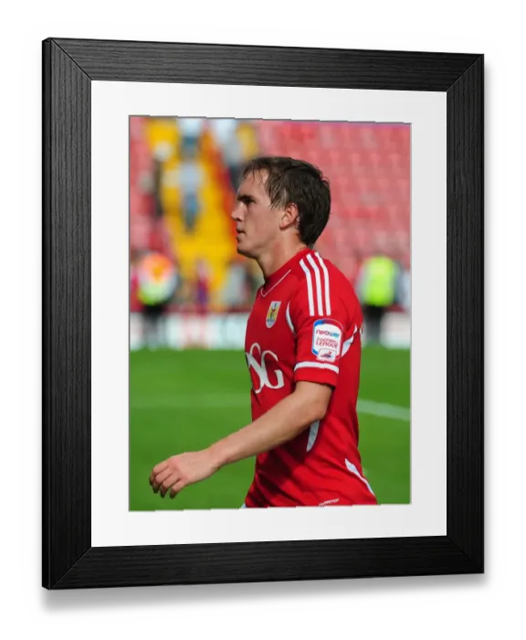 Framed Print : Neil Kilkenny in Action: Bristol City vs Ipswich Town, Championship 2011 - Ashton Gate Stadium Framed Print : Neil Kilkenny in Action: Bristol City vs Ipswich Town, Championship 2011 - Ashton Gate Stadium