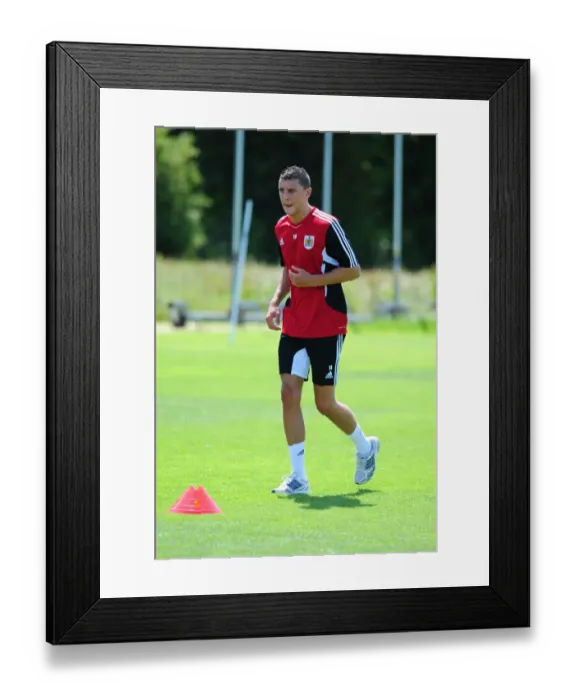 Framed Print : Bristol City's James Wilson in Focus: Pre-Season Training Intensity Framed Print : Bristol City's James Wilson in Focus: Pre-Season Training Intensity
