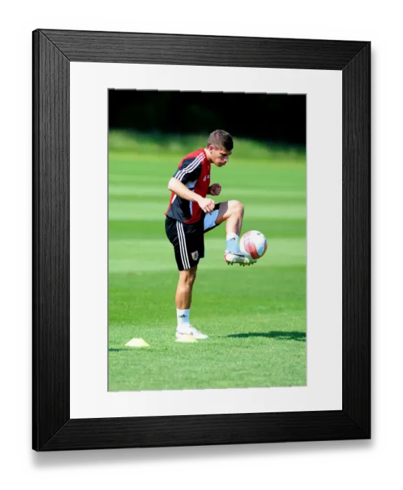 Framed Print : Bristol City's Joe Edwards: Focused during Pre-season Training Framed Print : Bristol City's Joe Edwards: Focused during Pre-season Training