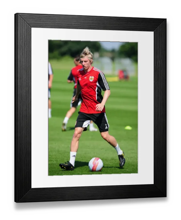 Framed Print : Martyn Woolford of Bristol City: Intense Focus during Pre-season Training