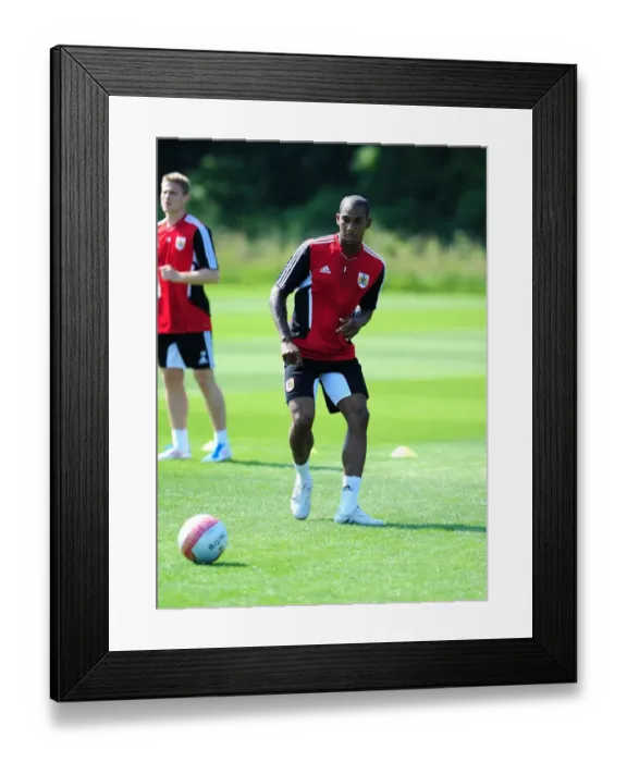 Framed Print : Bristol Citys Marvin Elliott Framed Print : Bristol Citys Marvin Elliott