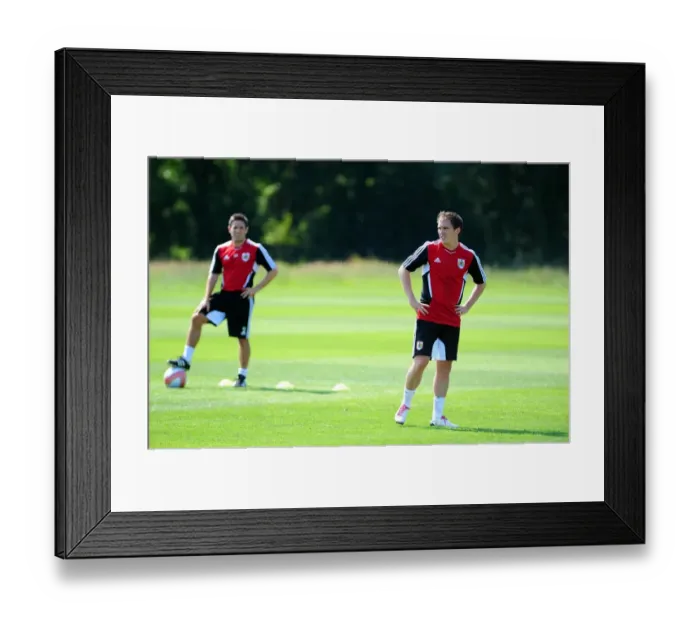Framed Print : Bristol Citys Neil Kilkenny and Bristol Citys Lee Johnson Framed Print : Bristol Citys Neil Kilkenny and Bristol Citys Lee Johnson