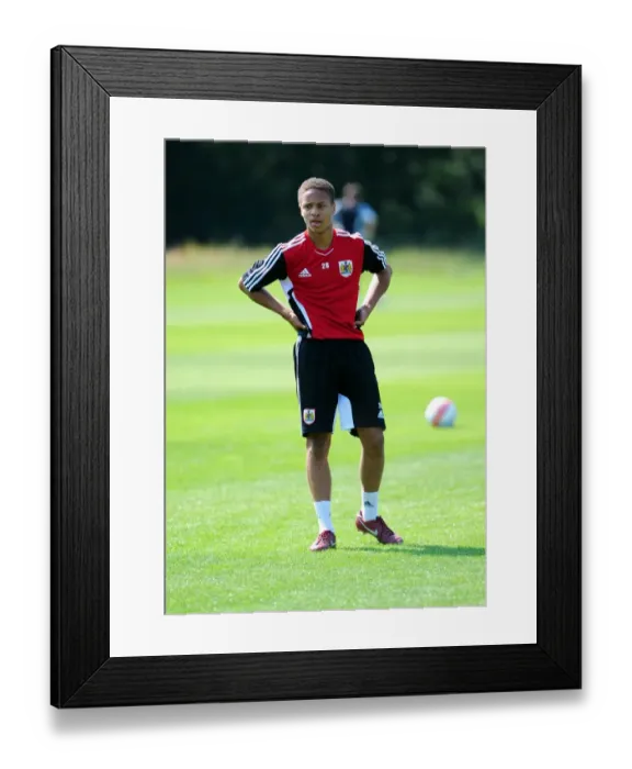 Framed Print : Bobby Reid's Relentless Determination: Pre-Season Training with Bristol City