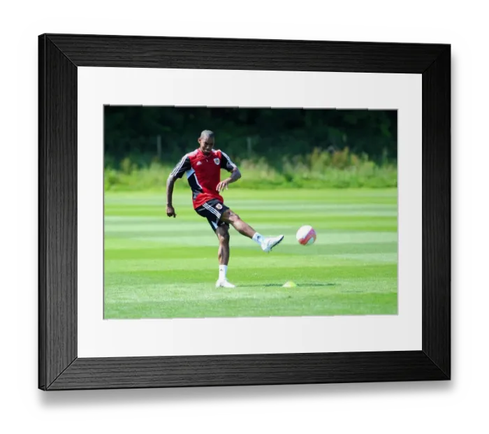 Framed Print : Brace for Impact: Marvin Elliott's Gear Up for Bristol City's Pre-Season Training Framed Print : Brace for Impact: Marvin Elliott's Gear Up for Bristol City's Pre-Season Training