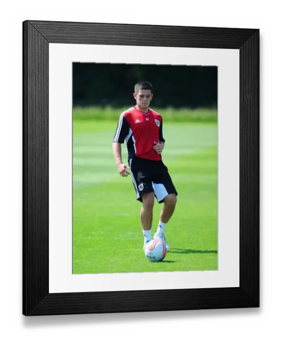 Framed Print : Lewis Carey of Bristol City FC in Pre-season Training