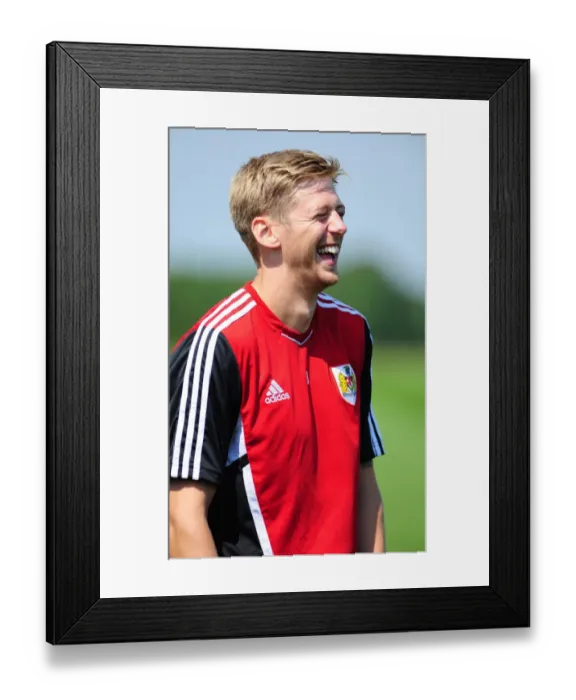 Framed Print : Jon Stead of Bristol City in Pre-season Training Framed Print : Jon Stead of Bristol City in Pre-season Training