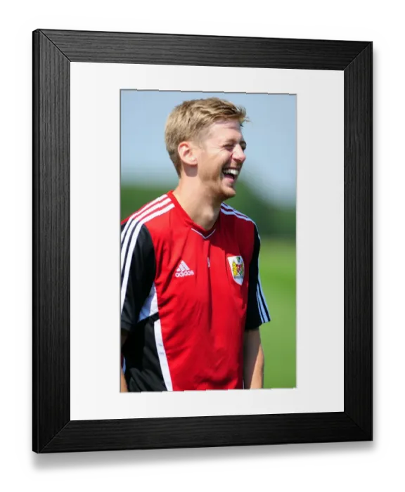 Framed Print : Bristol City's Jon Stead in Focus: Pre-Season Training Intensity Framed Print : Bristol City's Jon Stead in Focus: Pre-Season Training Intensity