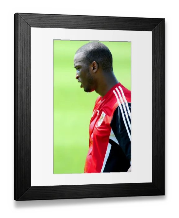 Framed Print : Bristol City FC: Kalifa Cisse's Unyielding Dive into Pre-Season Training Framed Print : Bristol City FC: Kalifa Cisse's Unyielding Dive into Pre-Season Training
