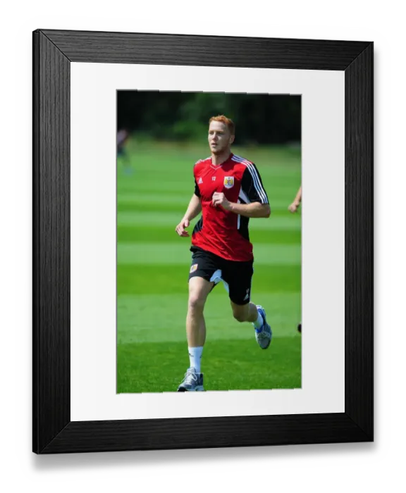 Framed Print : Bristol City's Ryan Taylor: Intense Pre-season Training Focus Framed Print : Bristol City's Ryan Taylor: Intense Pre-season Training Focus