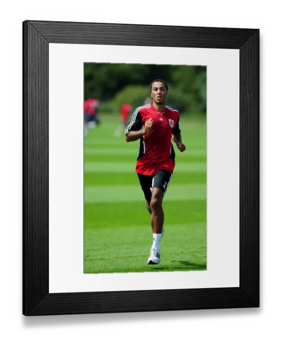 Framed Print : Nicky Maynard: Focused in Bristol City's Pre-Season Training Framed Print : Nicky Maynard: Focused in Bristol City's Pre-Season Training