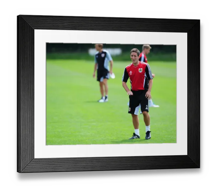 Framed Print : Bristol City: Lee Johnson Kicks Off Pre-Season Training with Squad