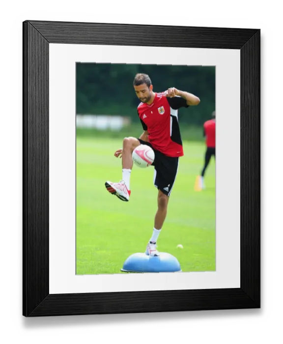 Framed Print : Bristol City's Liam Fontaine: A Focused and Determined Figure in Pre-season Training Framed Print : Bristol City's Liam Fontaine: A Focused and Determined Figure in Pre-season Training