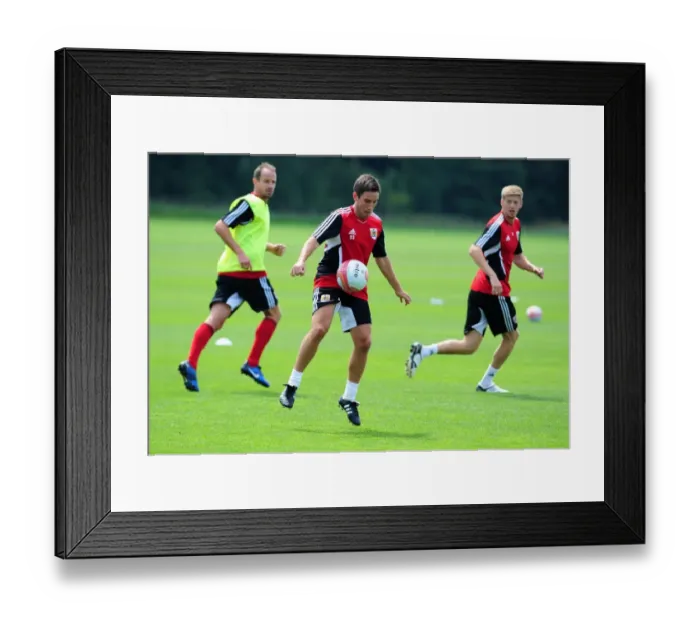 Framed Print : Bristol City: Lee Johnson Leads Pre-Season Training Session Framed Print : Bristol City: Lee Johnson Leads Pre-Season Training Session