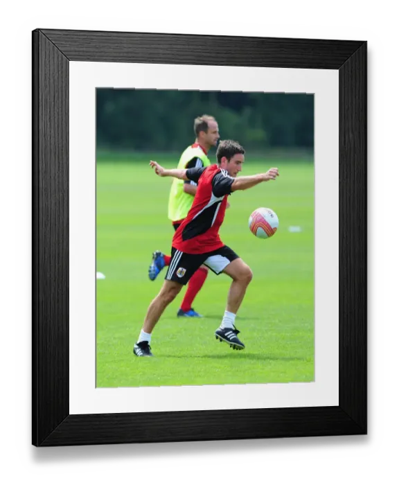 Framed Print : Bristol City: Lee Johnson Kicks Off Pre-Season Training with Squad Framed Print : Bristol City: Lee Johnson Kicks Off Pre-Season Training with Squad