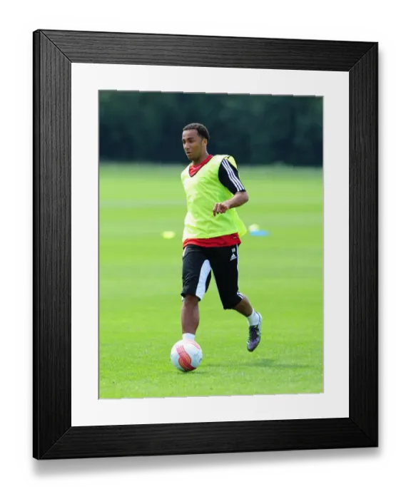 Framed Print : Nicky Maynard's Unwavering Focus: Bristol City Football Club Pre-Season Training