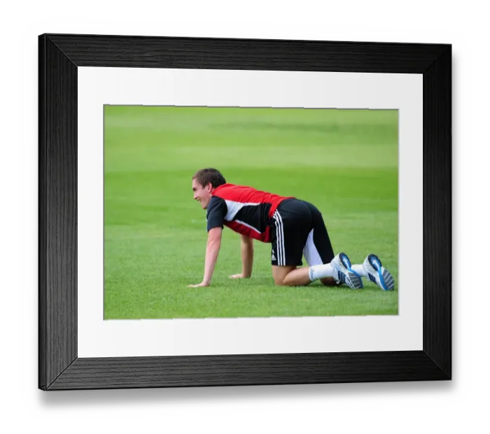 Framed Print : Neil Kilkenny's Unwavering Focus: Pre-Season Training with Bristol City Framed Print : Neil Kilkenny's Unwavering Focus: Pre-Season Training with Bristol City