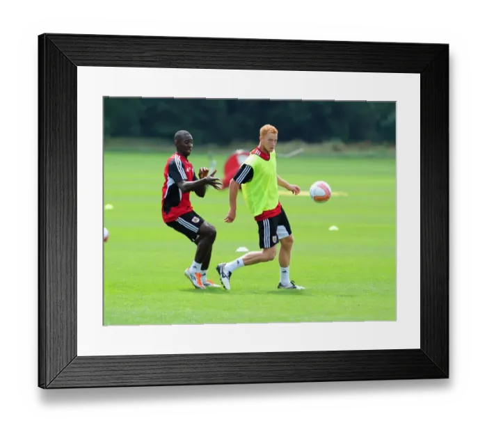 Framed Print : Bristol City's Ryan Taylor: Gearing Up for Intense Football Training Framed Print : Bristol City's Ryan Taylor: Gearing Up for Intense Football Training