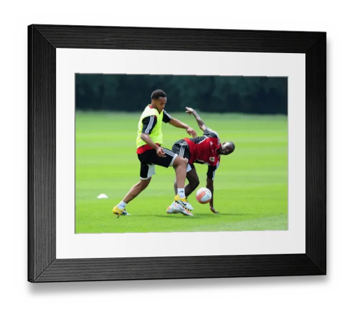 Framed Print : Bristol Citys Yannick Bolasie battles for the ball with Bristol Citys Aaron Hollaway Framed Print : Bristol Citys Yannick Bolasie battles for the ball with Bristol Citys Aaron Hollaway