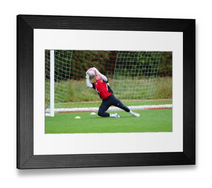 Framed Print : Bristol City's Lewis Carey: Pre-Season Training - Focused and Ready