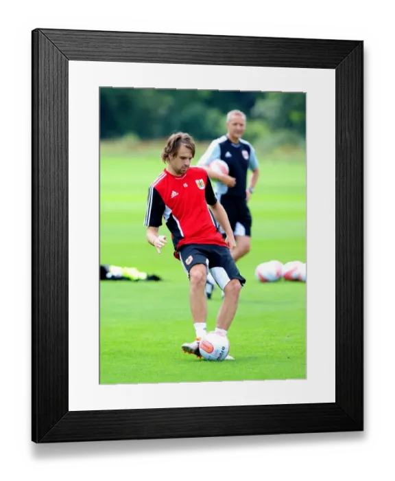 Framed Print : Brett Pitman: Brilliantly Focused during Bristol City's Pre-season Training Framed Print : Brett Pitman: Brilliantly Focused during Bristol City's Pre-season Training