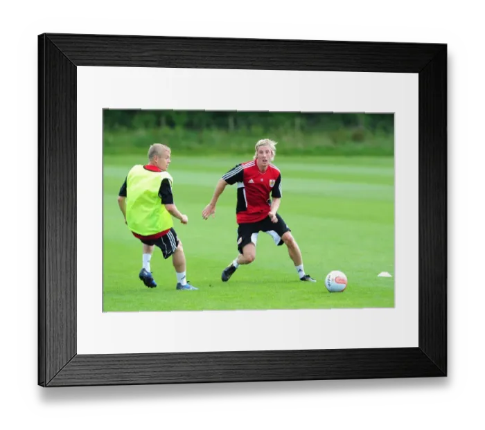Framed Print : Bristol City's Martyn Woolford in Pre-Season Training Focus