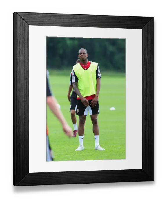 Framed Print : Marvin Elliott: Bracing for Intense Pre-Season Training with Bristol City