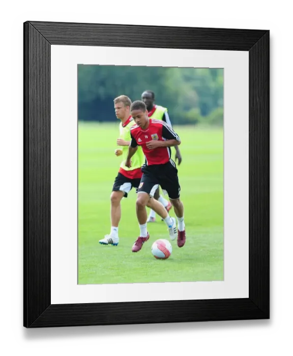 Framed Print : Bobby Reid's Relentless Determination: Pre-Season Training with Bristol City