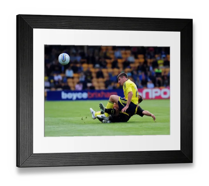 Framed Print : Bristol Citys Joe Edwards throws himself into a challenge Framed Print : Bristol Citys Joe Edwards throws himself into a challenge