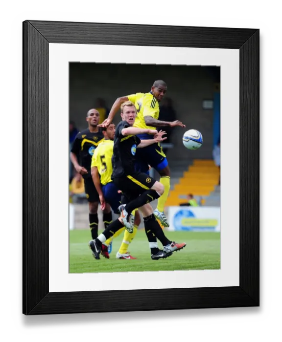 Framed Print : Bristol Citys Marvin Elliott goes close with a header