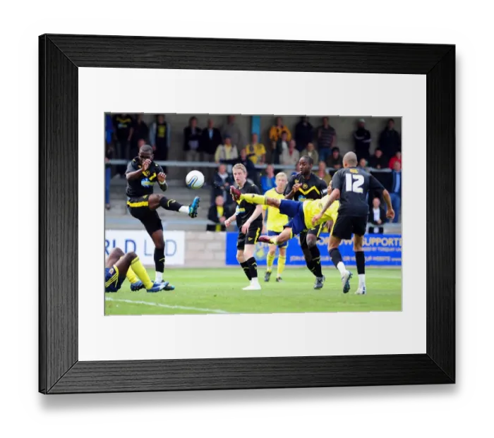 Framed Print : Bristol Citys Bobby Reid goes close with a spectacular effort Framed Print : Bristol Citys Bobby Reid goes close with a spectacular effort