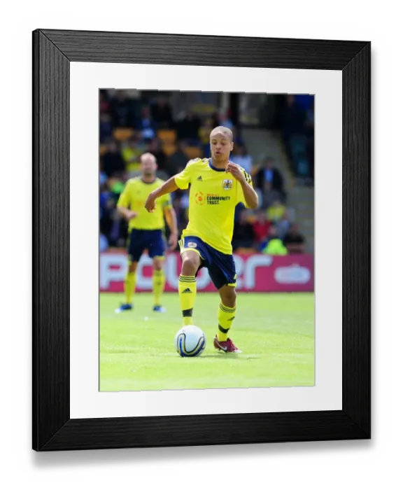 Framed Print : Bobby Reid in Action: Torquay vs. Bristol City