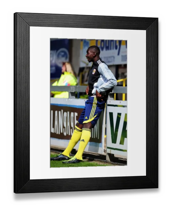 Framed Print : Bristol City's Yannick Bolasie in Action: Torquay Clash Framed Print : Bristol City's Yannick Bolasie in Action: Torquay Clash