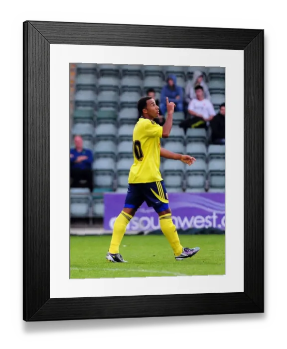 Framed Print : Bristol Citys Nicky Maynard celebrates