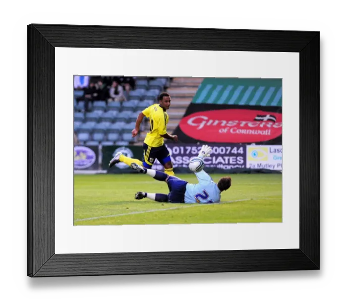 Framed Print : Bristol Citys Nicky Maynard scores his second goal of the night