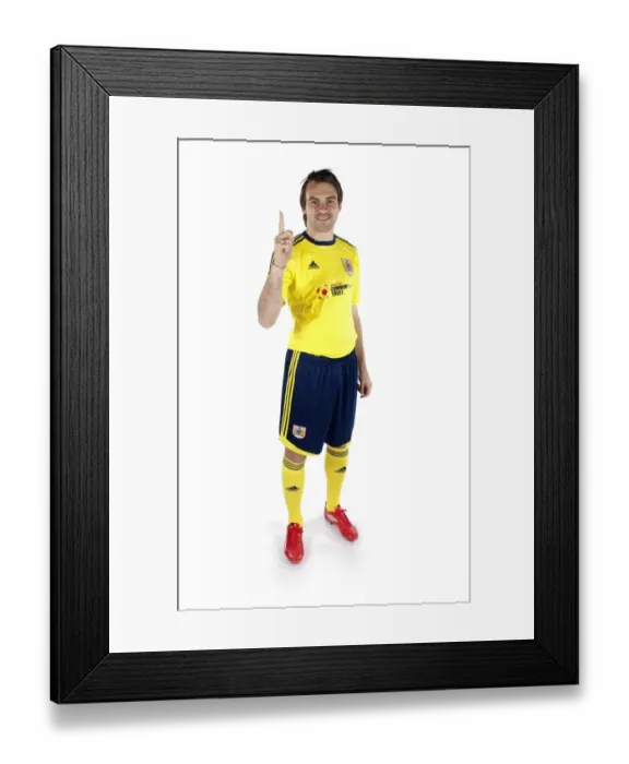 Framed Print : Bristol City First Team: Revealing the New Kits for Season 11-12 Framed Print : Bristol City First Team: Revealing the New Kits for Season 11-12