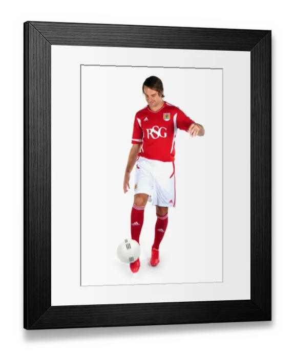 Framed Print : Bristol City First Team: New Kits Unveiled - Season 11-12 Framed Print : Bristol City First Team: New Kits Unveiled - Season 11-12