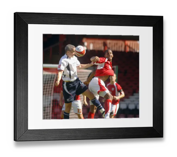 Framed Print : Marvin Elliott-Scunthorpe Utd Framed Print : Marvin Elliott-Scunthorpe Utd