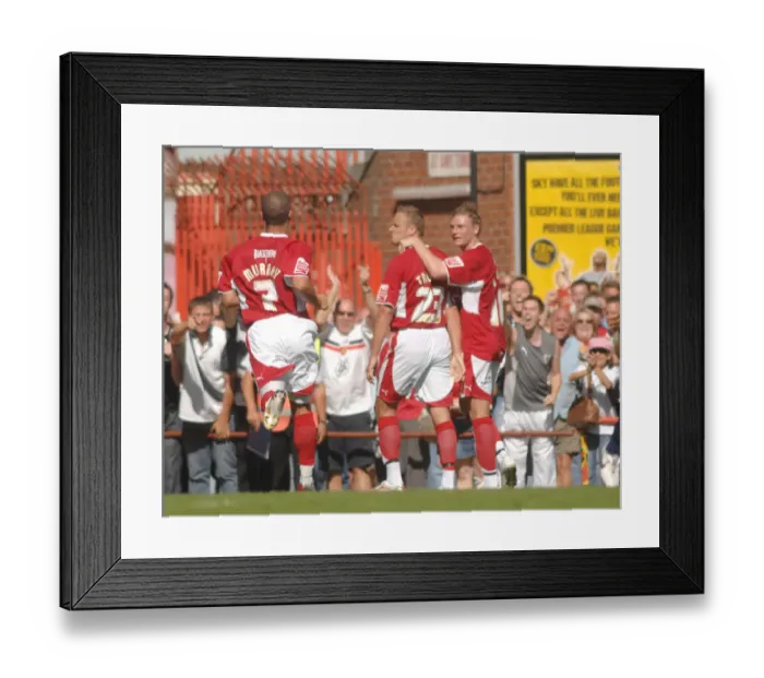 Framed Print : Bristol City vs Scunthorpe Utd: Lee Trundle in Action