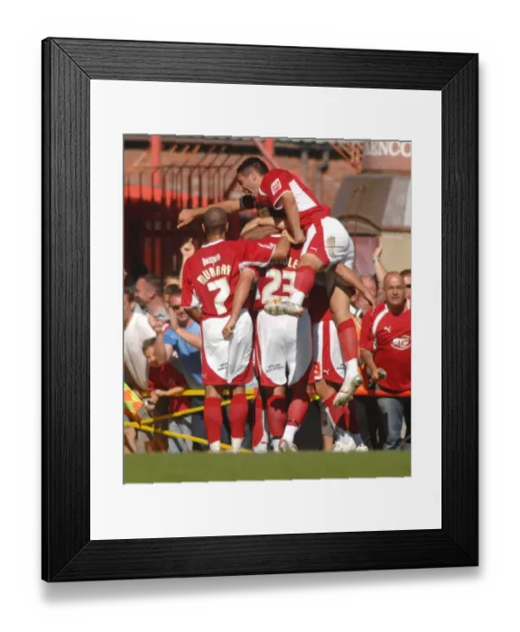Framed Print : Bristol City's Glory: Triumphant Celebration Against Scunthorpe Utd Framed Print : Bristol City's Glory: Triumphant Celebration Against Scunthorpe Utd