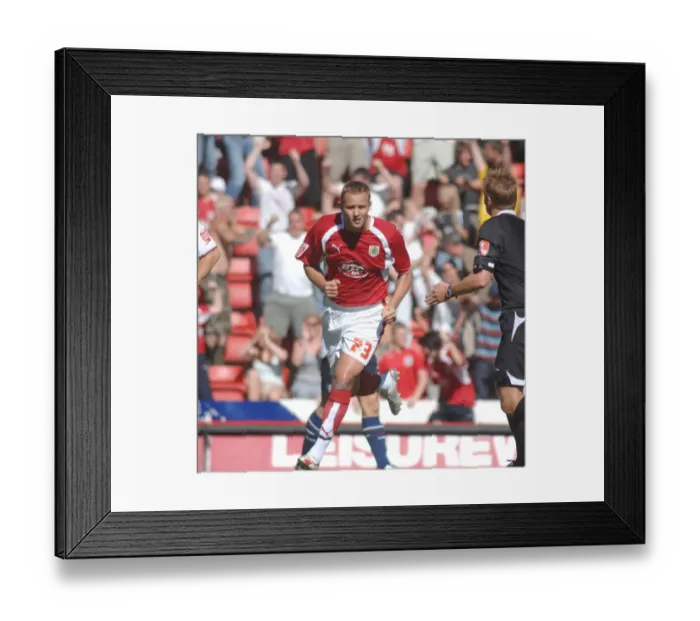 Framed Print : Lee Trundle in Action: Bristol City vs Scunthorpe United