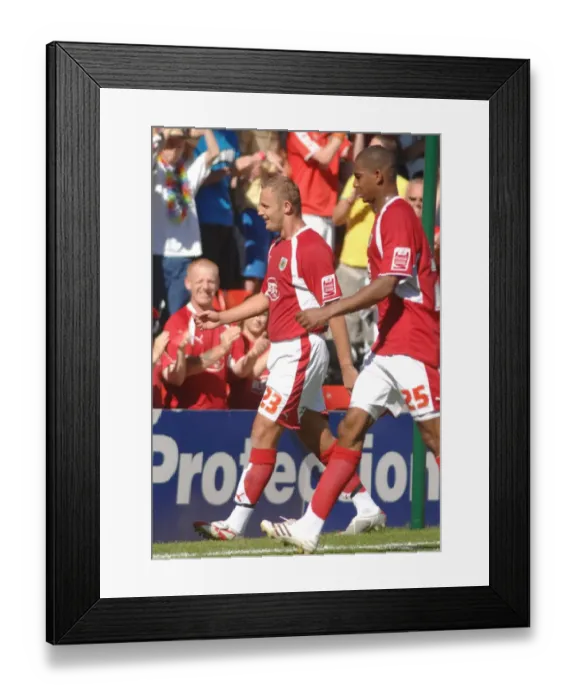 Framed Print : Bristol City vs Scunthorpe Utd: Lee Trundle Faces Off Framed Print : Bristol City vs Scunthorpe Utd: Lee Trundle Faces Off