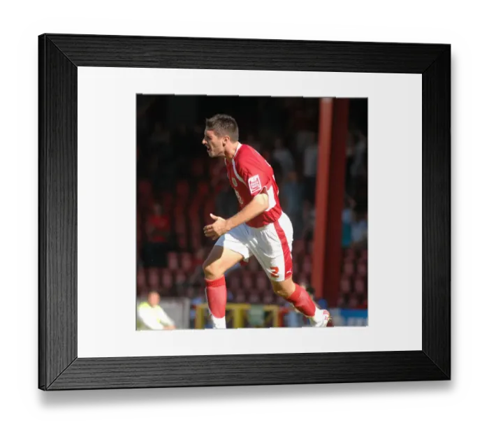 Framed Print : A Clash of Loyalties: Bradley Orr Faces His Former Team - Bristol City vs Scunthorpe United Framed Print : A Clash of Loyalties: Bradley Orr Faces His Former Team - Bristol City vs Scunthorpe United