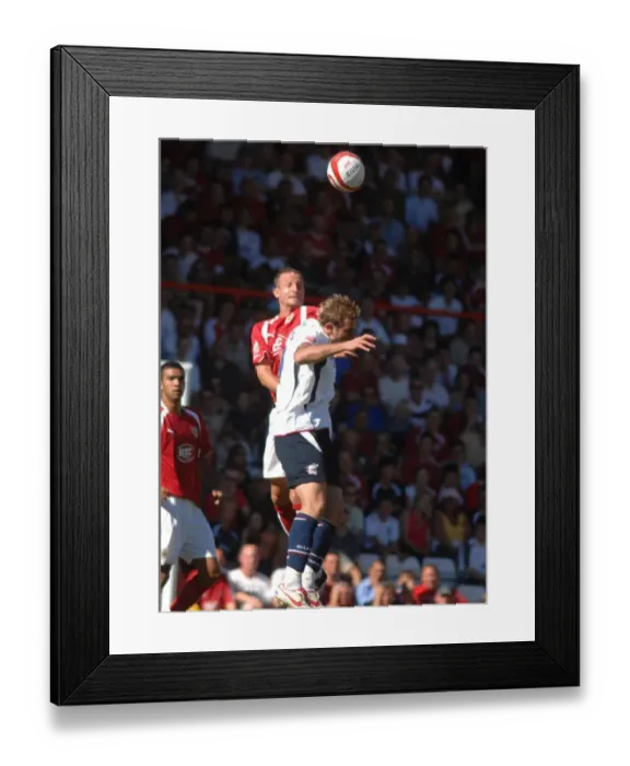 Framed Print : Louis Carey: A Defensive Battle - Bristol City vs Scunthorpe United Framed Print : Louis Carey: A Defensive Battle - Bristol City vs Scunthorpe United